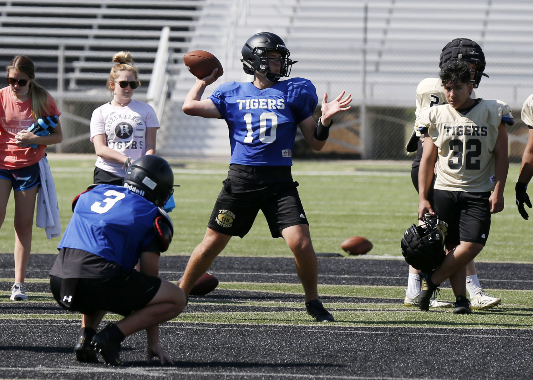 Broken Arrow quarterback competition